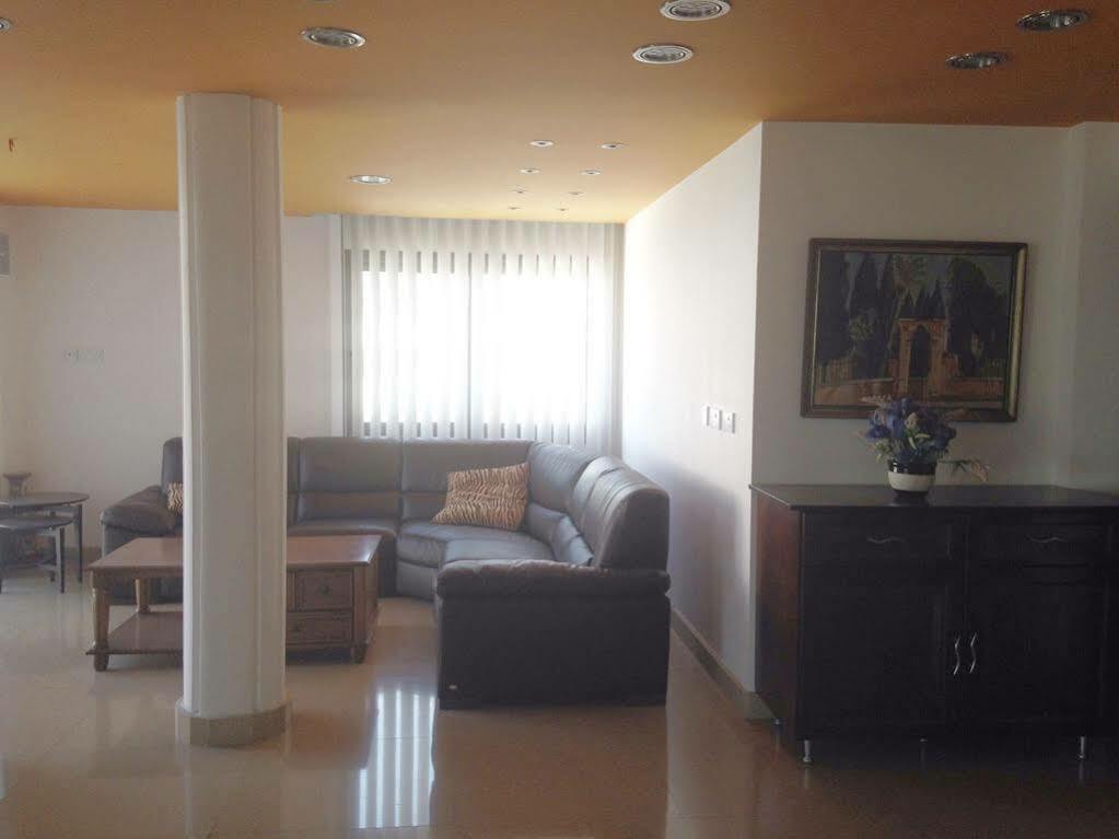 Rebioz Hotel Lárnaka Kültér fotó